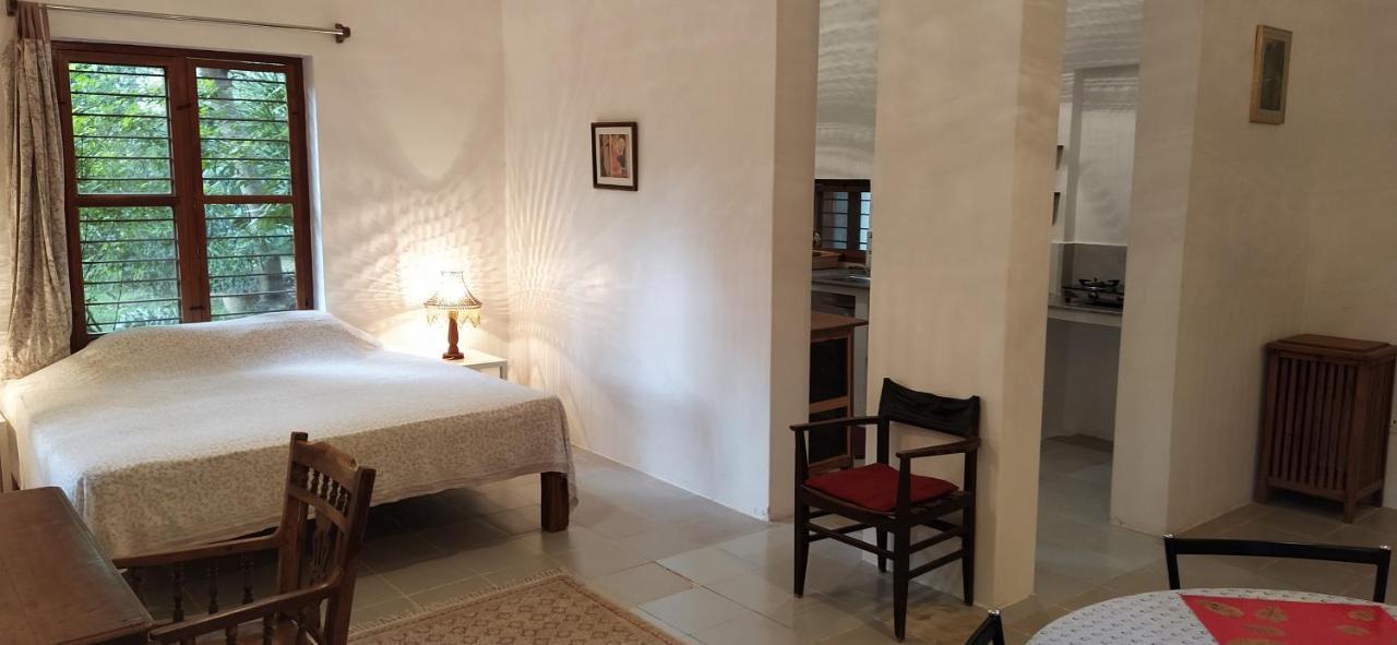 Isai Ambalam Guest House Puducherry Buitenkant foto
