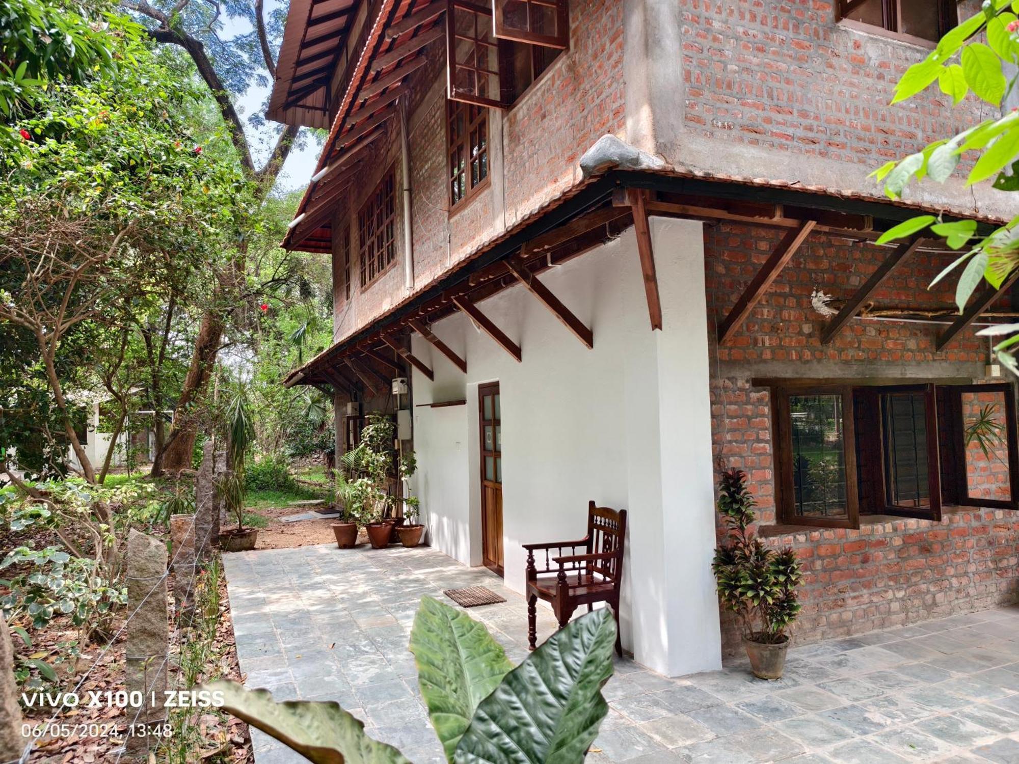 Isai Ambalam Guest House Puducherry Buitenkant foto