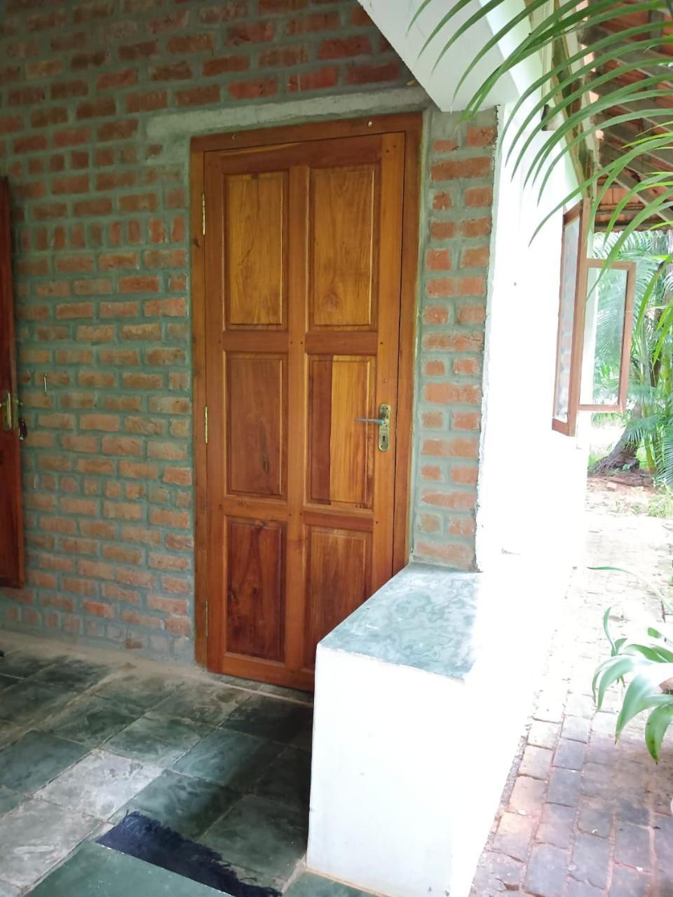 Isai Ambalam Guest House Puducherry Buitenkant foto