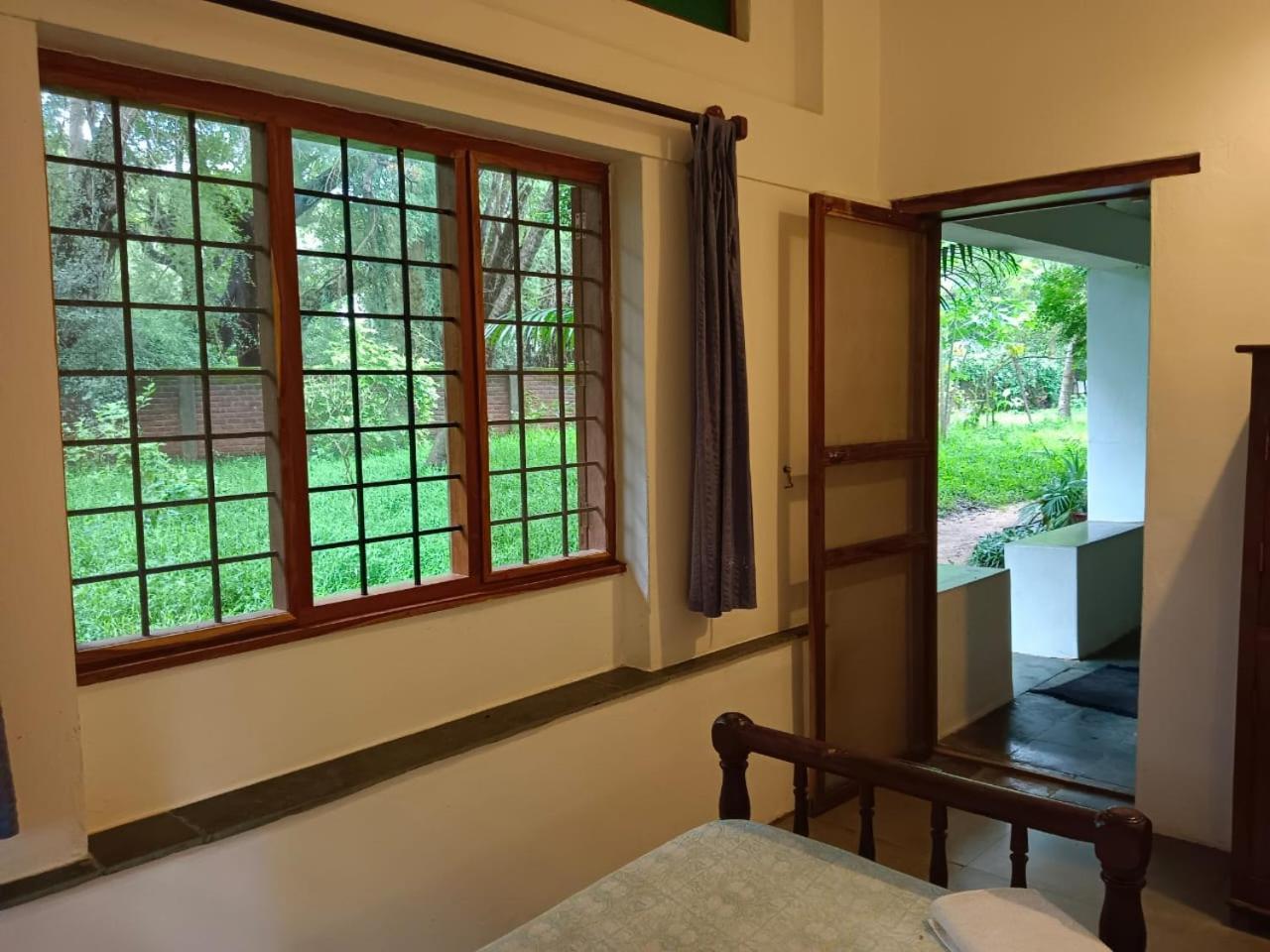 Isai Ambalam Guest House Puducherry Buitenkant foto