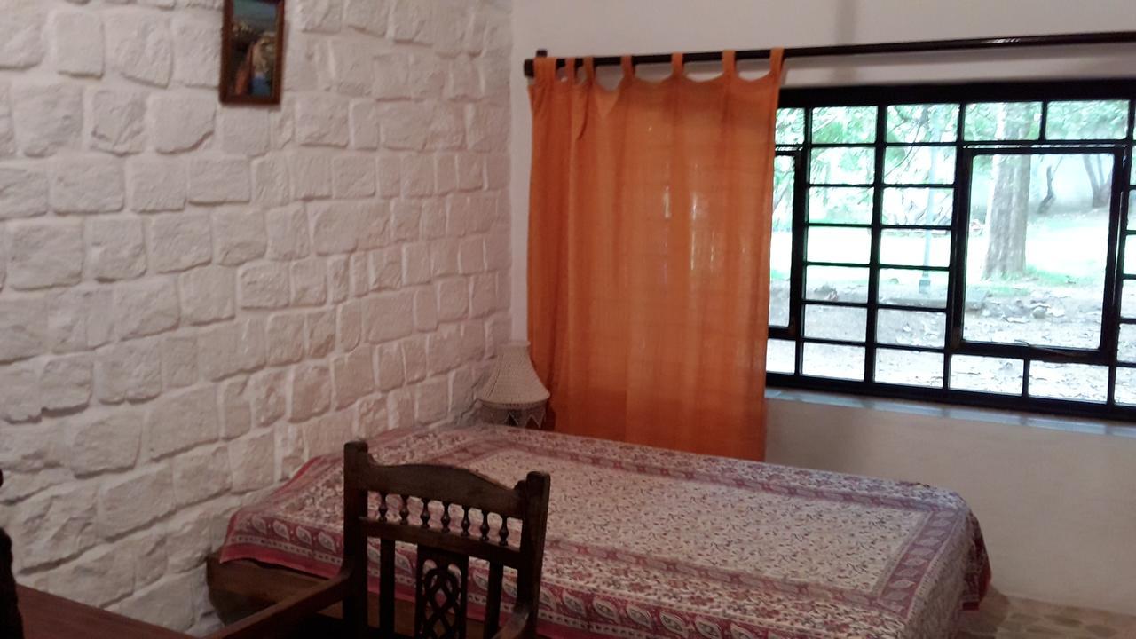 Isai Ambalam Guest House Puducherry Buitenkant foto